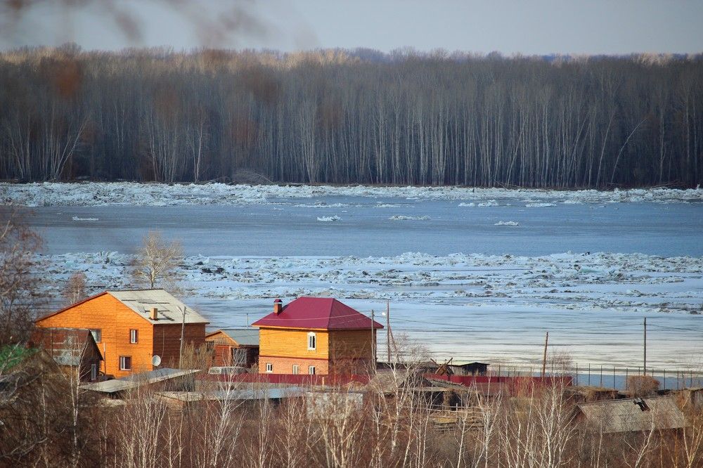 Лел тронулся.