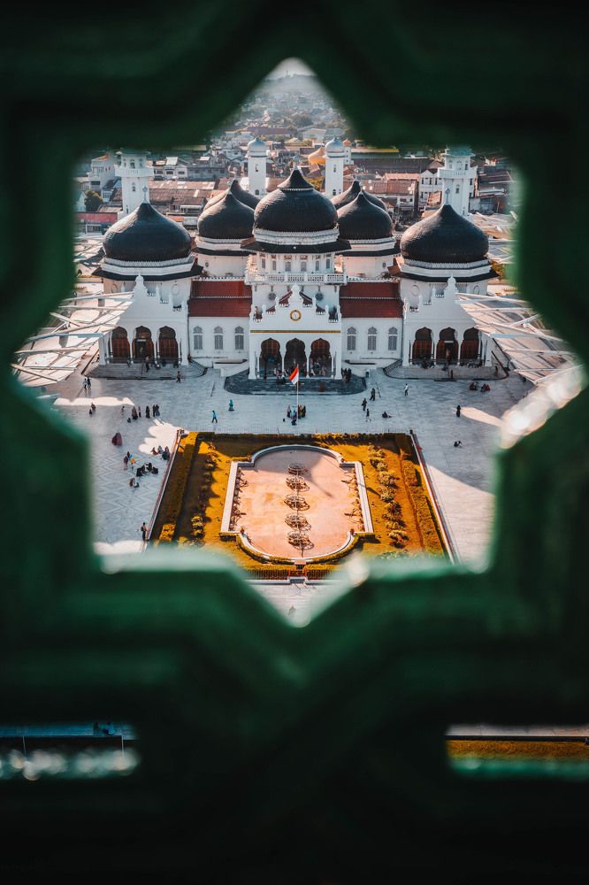 Photograph by Aun Pein Cheah