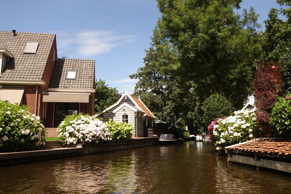 деревня на канале