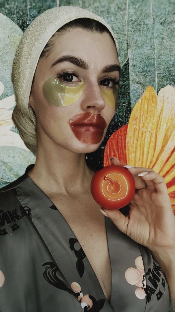 Photograph by Yuli Lerou