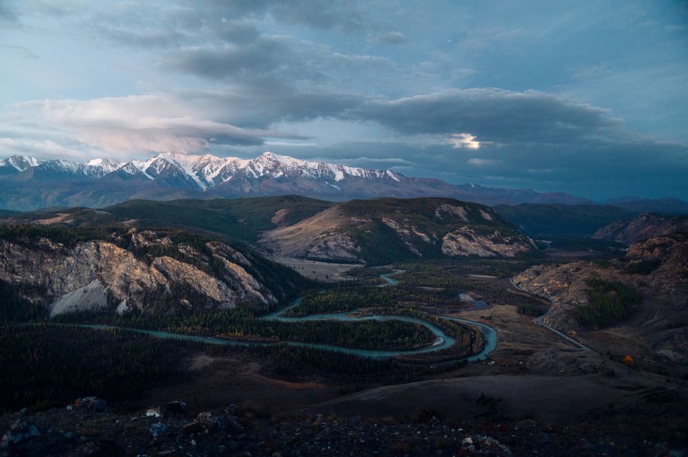 Восход над Северо-Чуйским хребтом. Алтай
