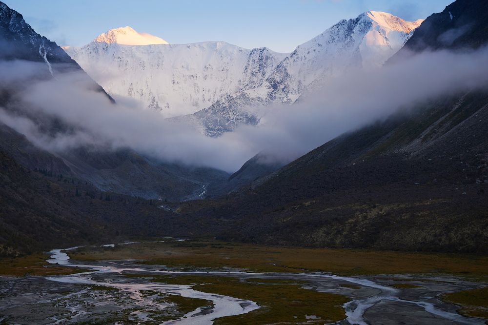 Белуха и аккемская стена, Алтай
