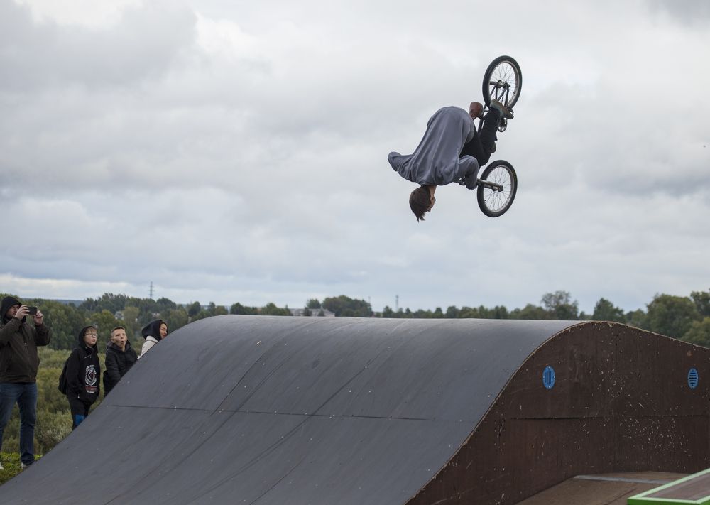 Вниз по небу