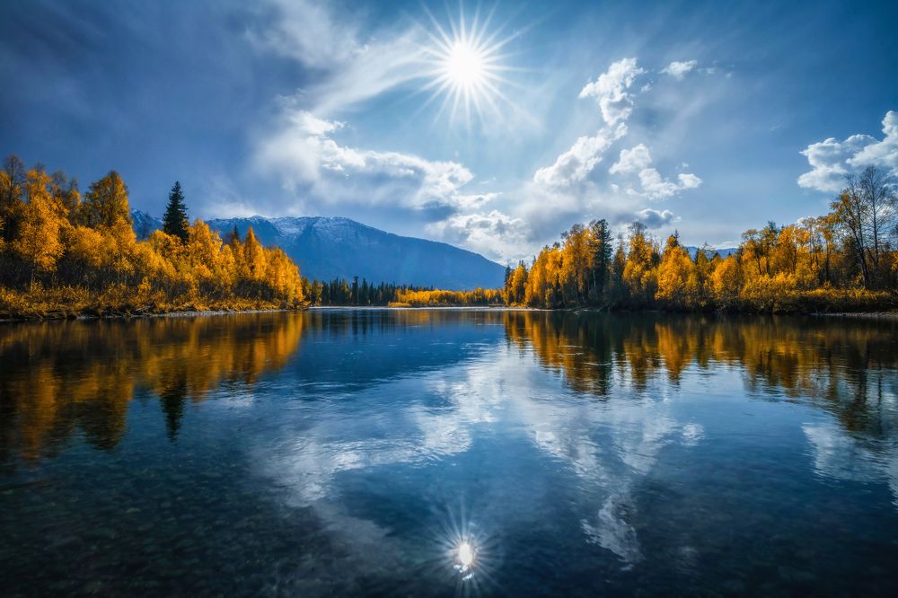 Золотая осень в тайге Западных Саян.