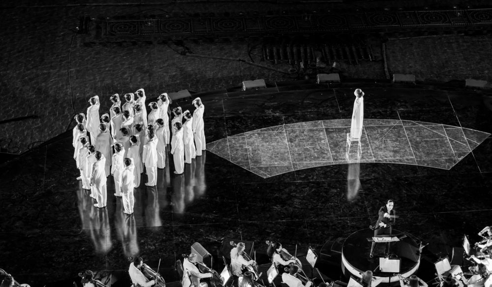 Photograph by Hakob Kalashyan