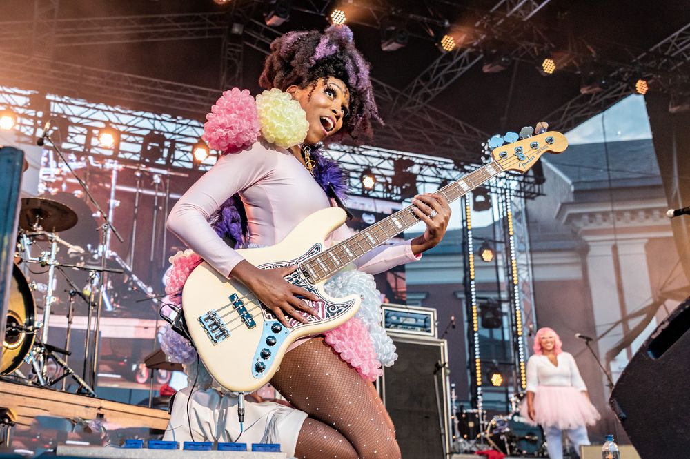 Ник Уэст (Nik West)