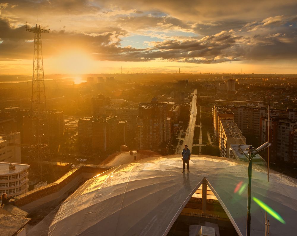 Над городом