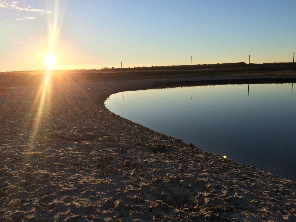 Закат на озере