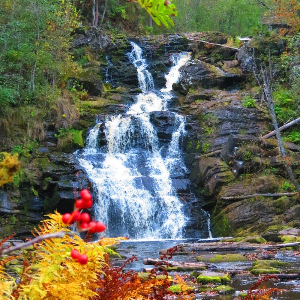 Водопад "Белые мосты" в Карелии