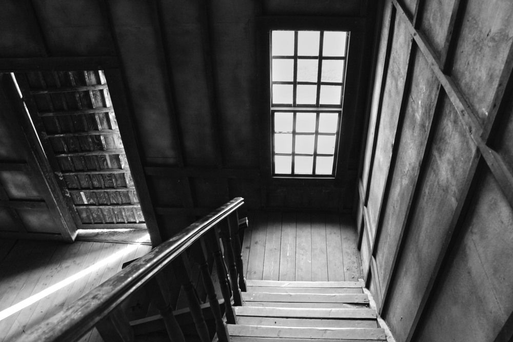 странная комната в заброшенном городе...