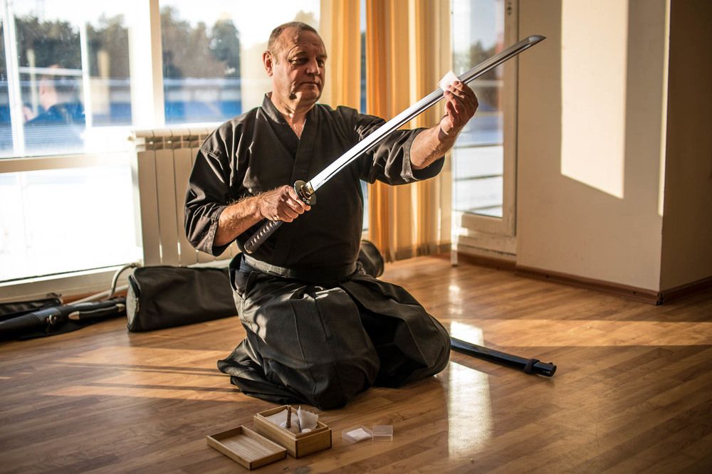 С уважением к оружию