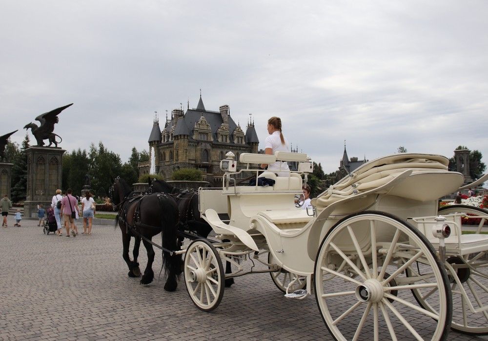 Photograph by Nadin Gaaze