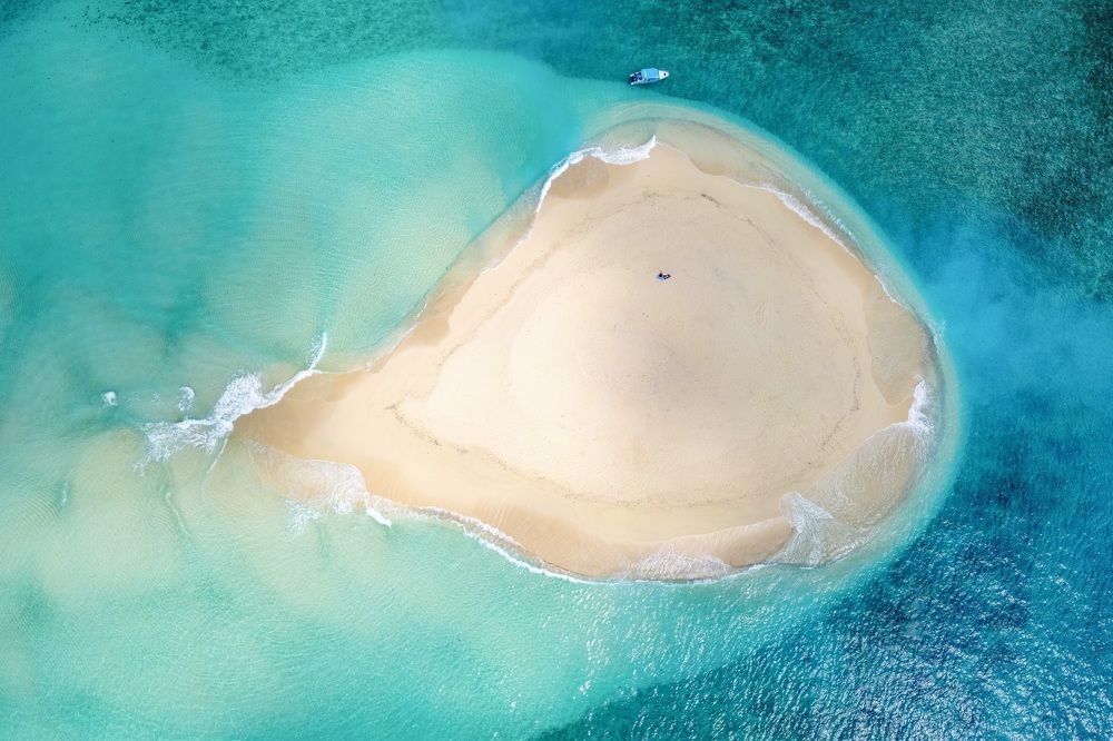 Photograph by Serge Melesan