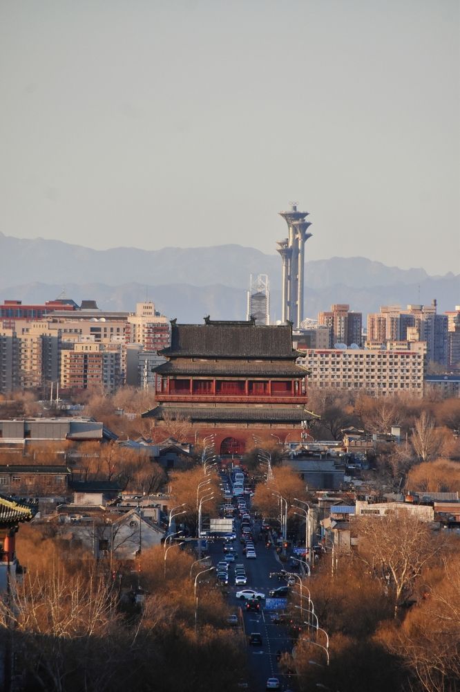 Urban Pulse: A Blend of Tradition and Modernity