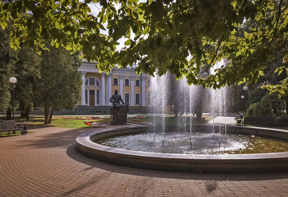 Дворцово-парковый ансамбль Румянцевых-Паскевичей