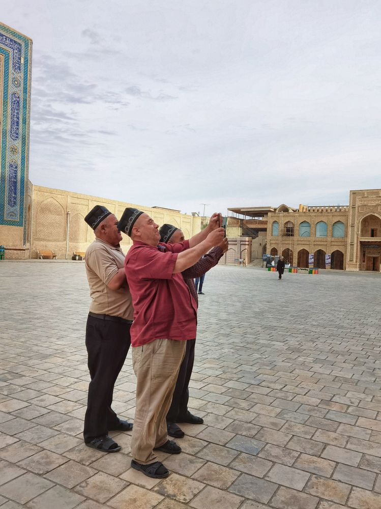Meetings in the heart of Bukhara