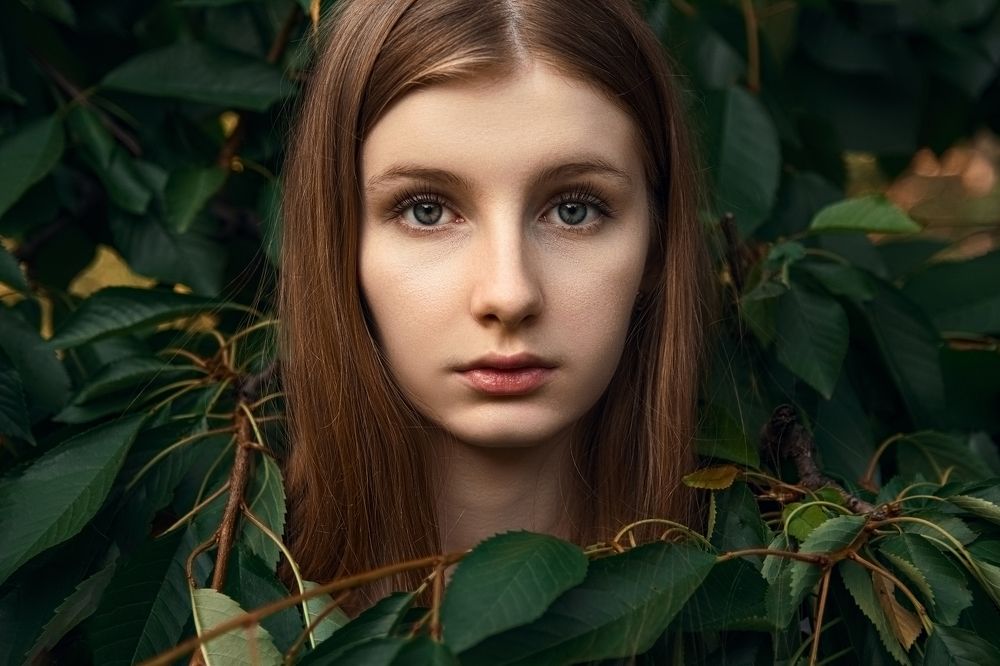 Портрет Евы в саду