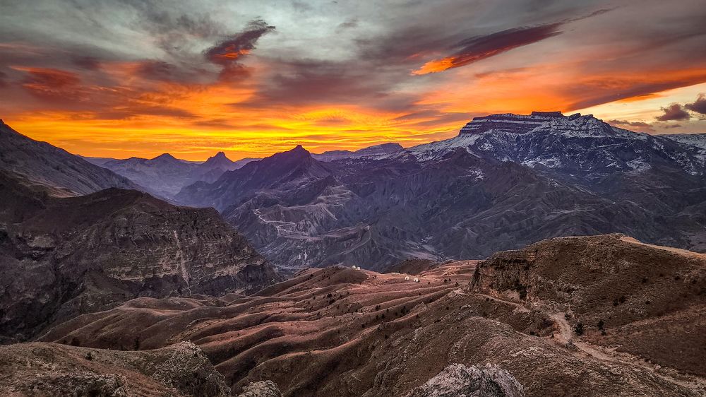 Рассвет в горах