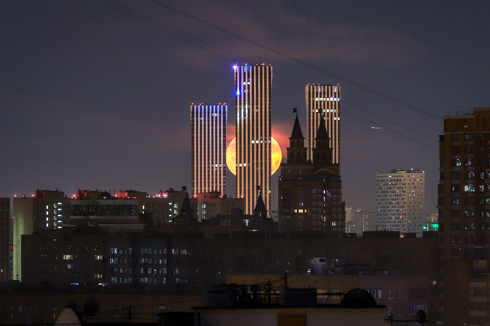 Спряталась...