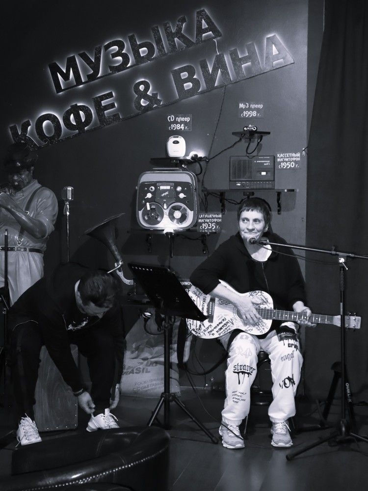 Катя Шимилева на Квартирнике