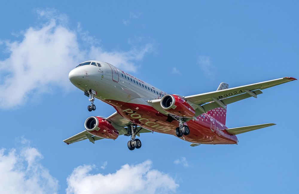 Лайнер авиакомпании РОССИЯ