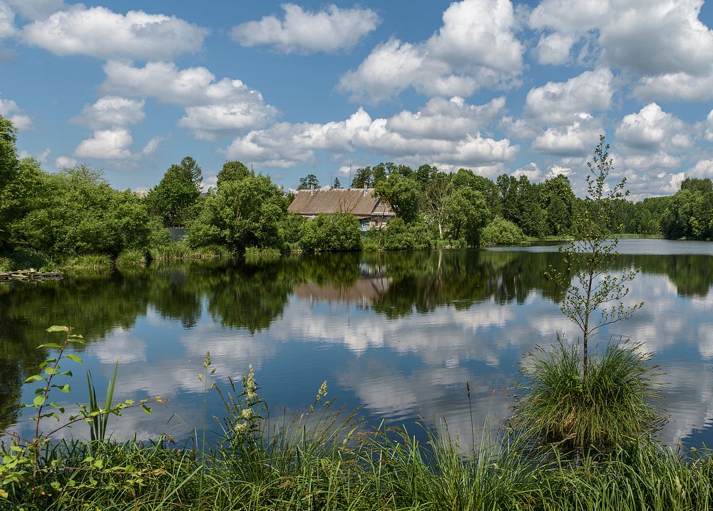 Дом на озере