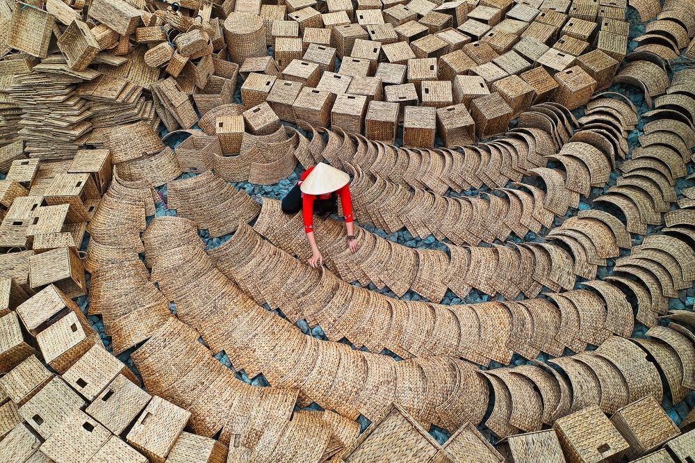 Drying Water Hyacinth storage basket