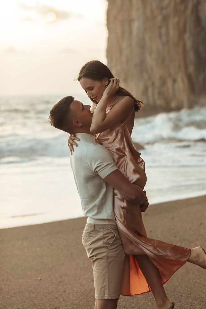 У берега моря