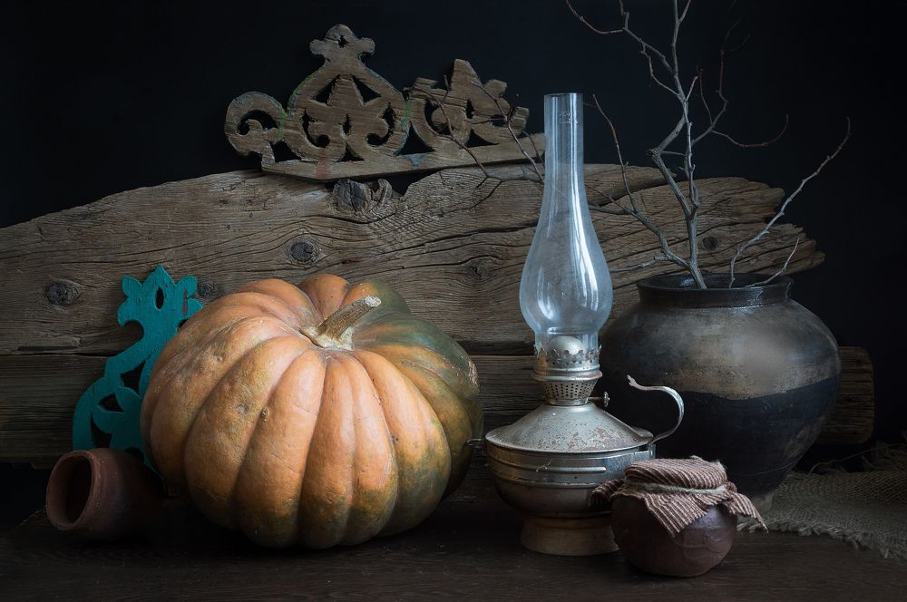 Натюрморт со старинными предметами