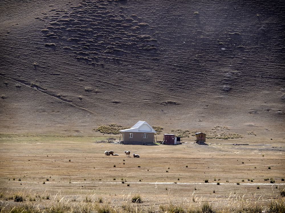 Деревушка в горах Киргизии