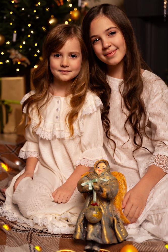 Две сестры в Рождественскую ночь