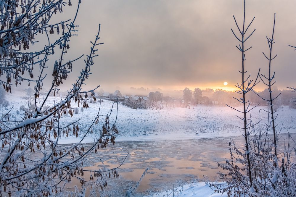 Зимний рассвет в деревне