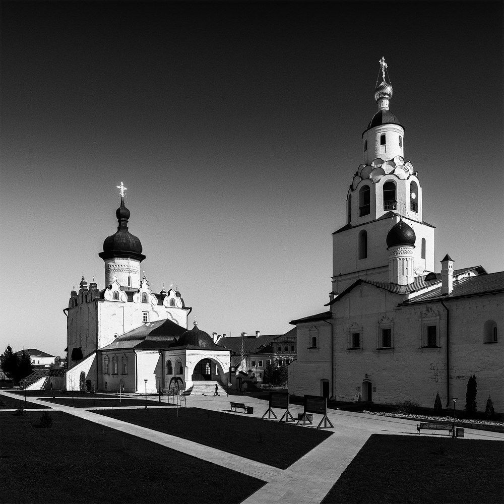 Успенский собор и Никольская церковь