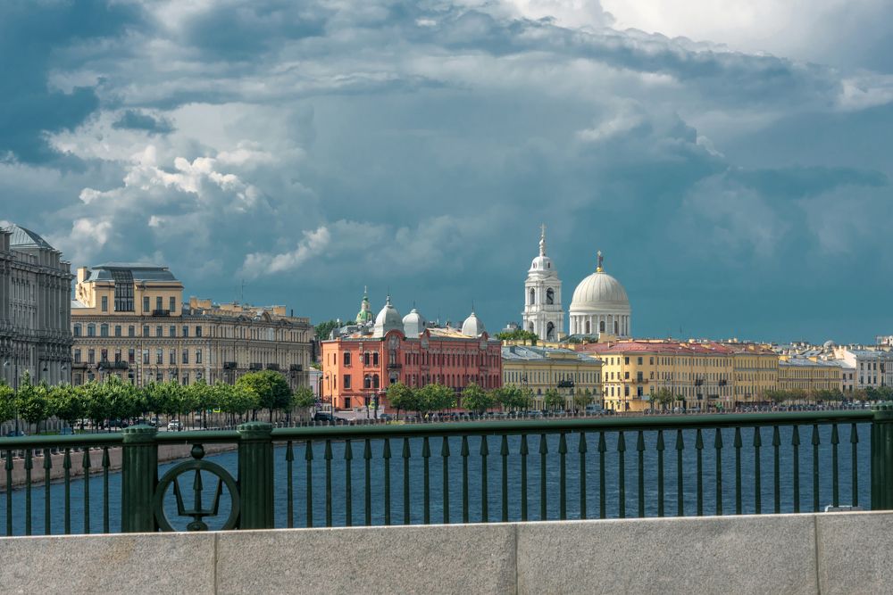 Летний Петербург. Набережная Макарова