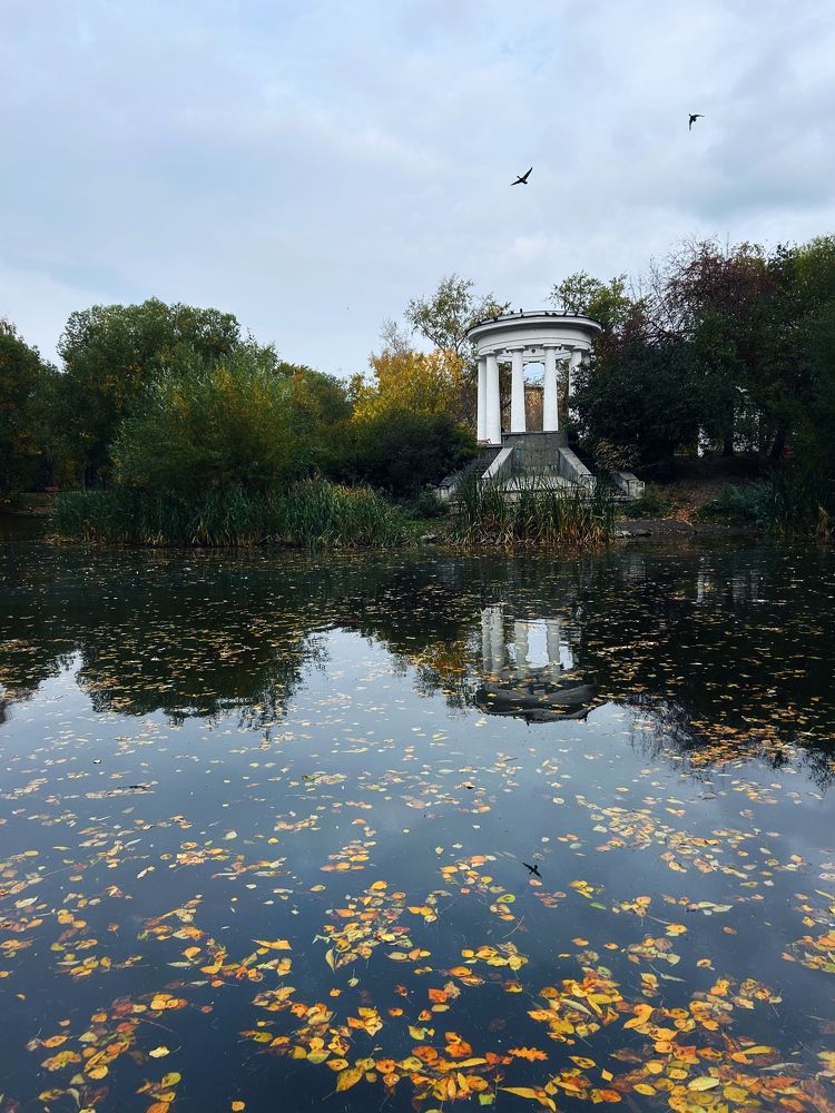 Ротонда в Харитоновском парке
