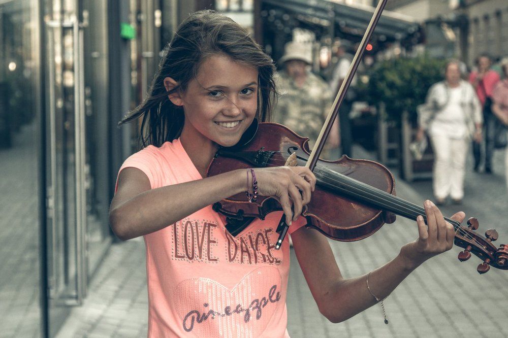 девочка со скрипкой