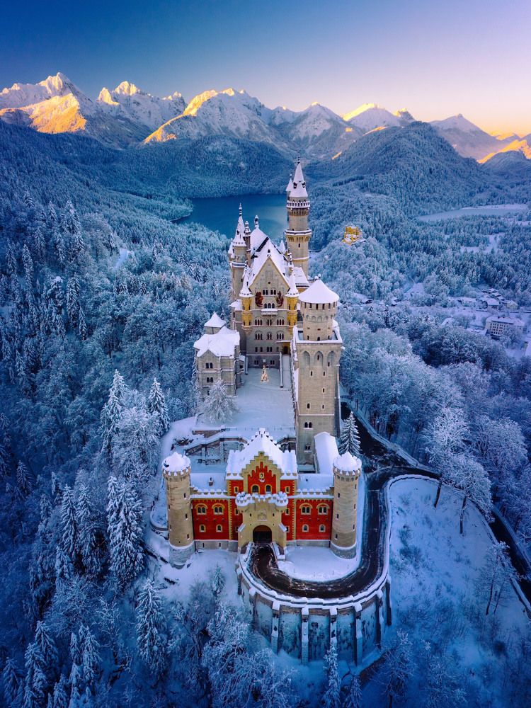 Winter wonderland in Neuschwanstein Castle