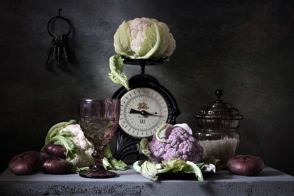 Цветная капуста и красный лук