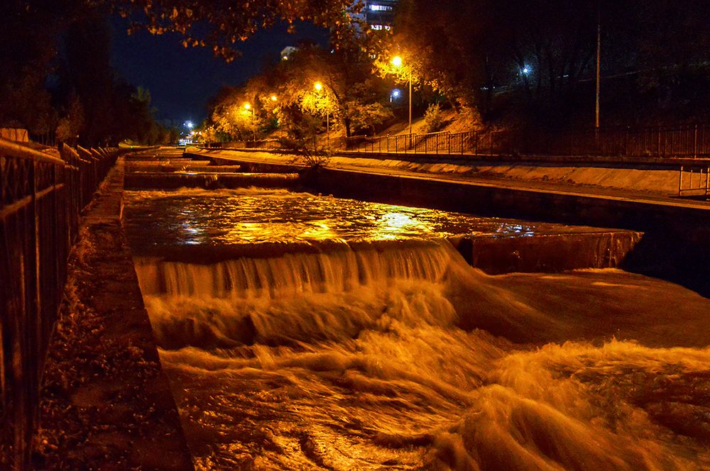 Night on the embankment