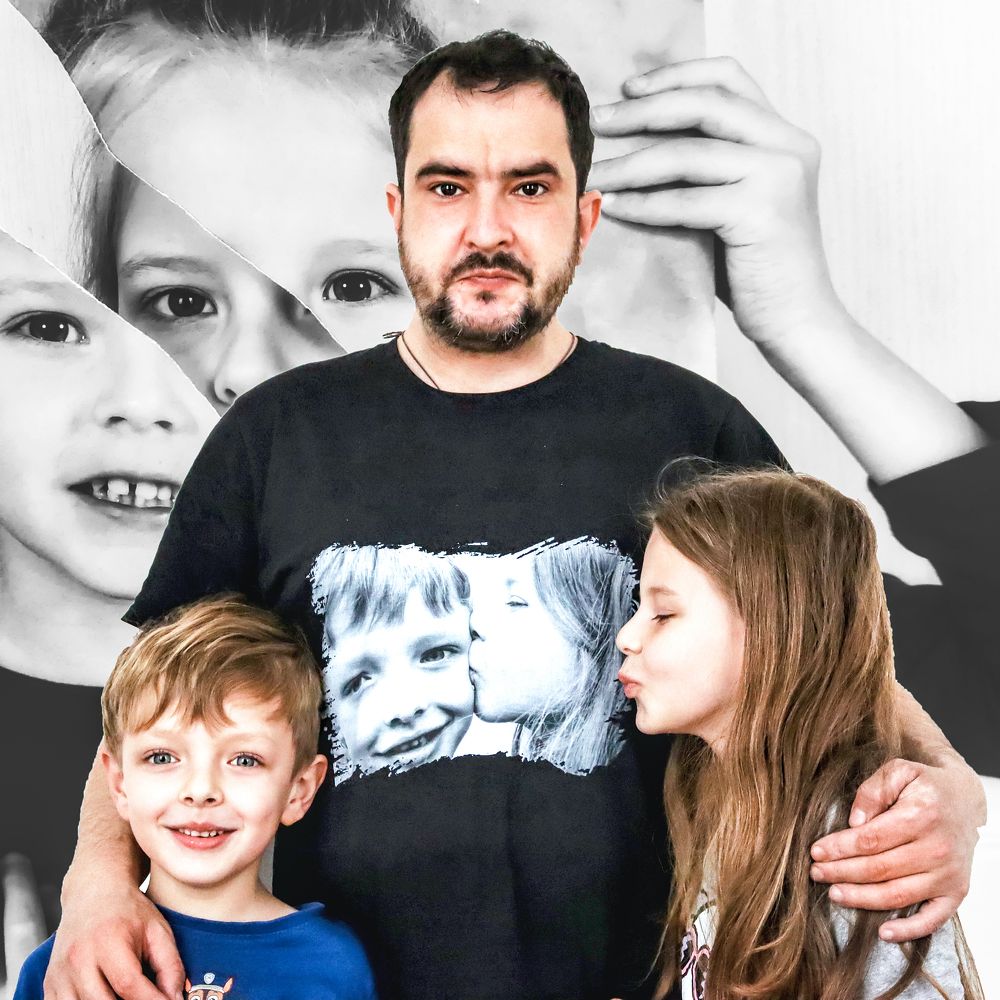 Photograph by DAN CIUPUREANU