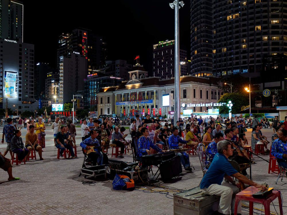 Уличный концерт, Вьетнам