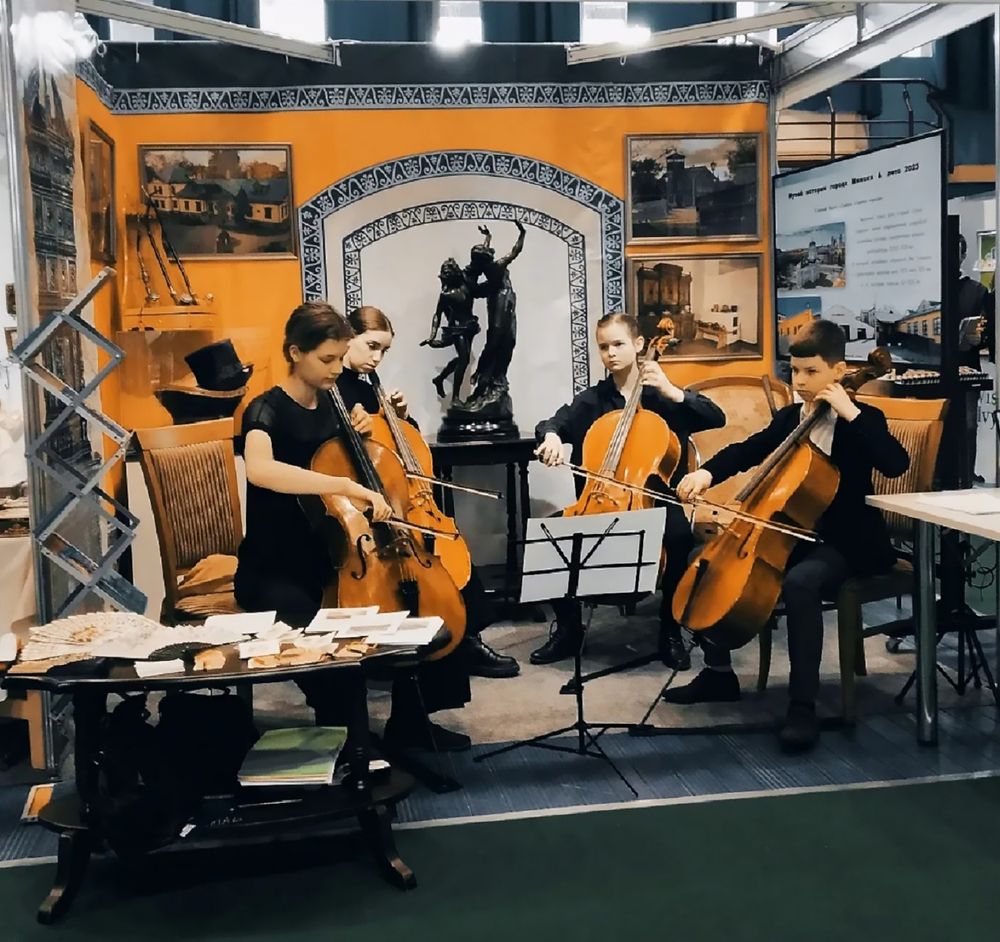 Первые концерты на публике