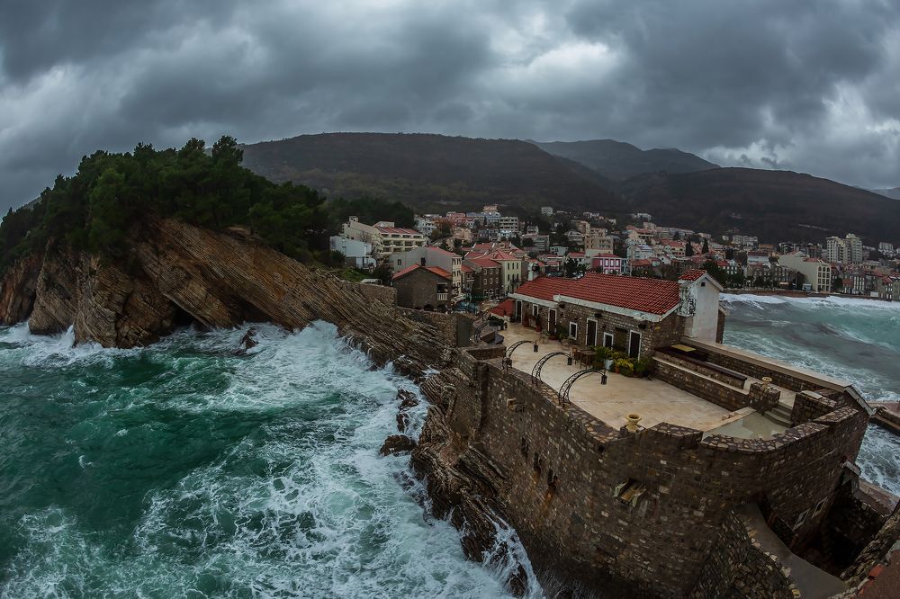 Winter storm in Petrovac, Montenegro | Зимний шторм в Петровац, Черногория. 2023