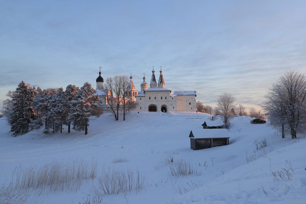 Рассвет над Ферапонтовым монастырем