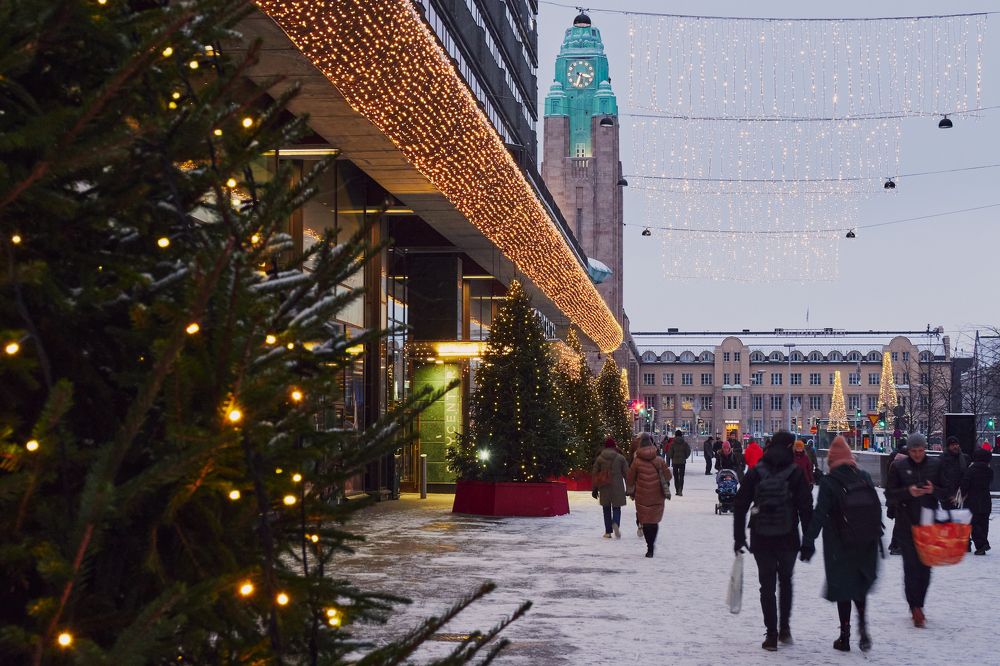 Рождественские огни большого города.