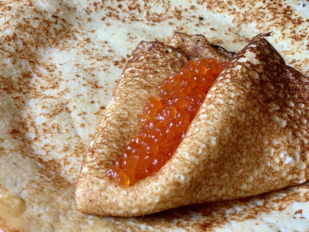 Блины с красной икрой.