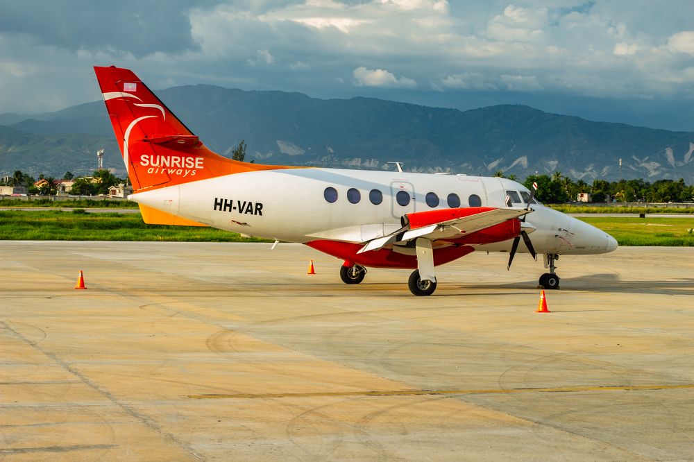 The Sunrise airways HH-VAR plane