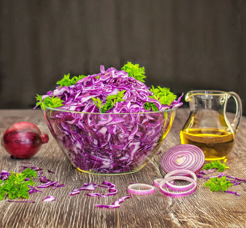 Салат из капусты.