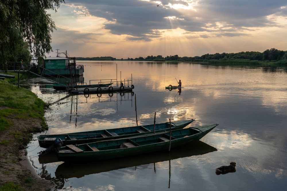 Угасание дня на Волге