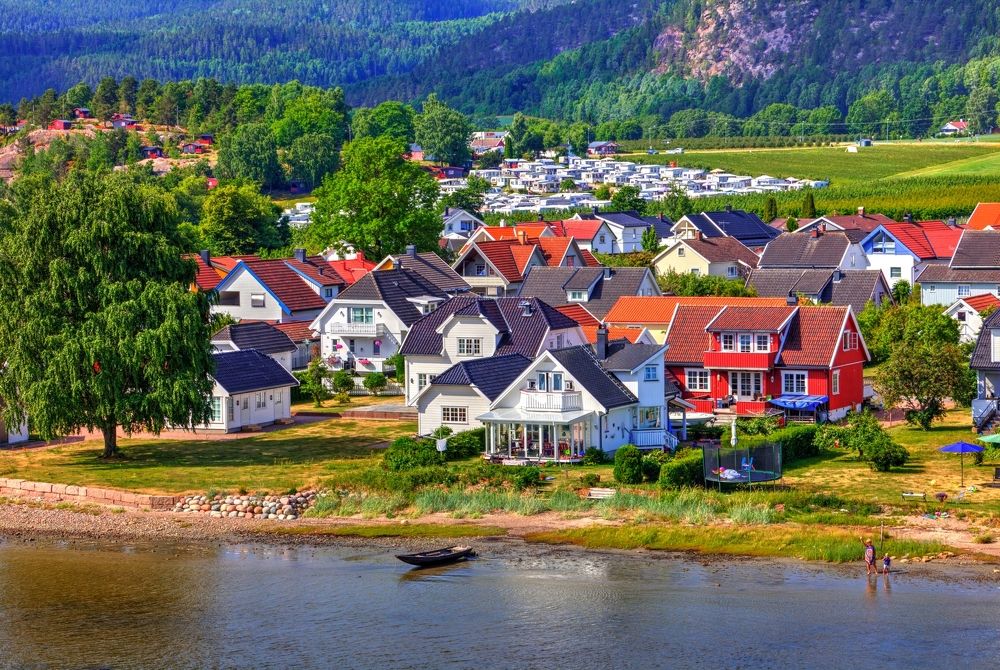 Photograph by Valentin Kayudin